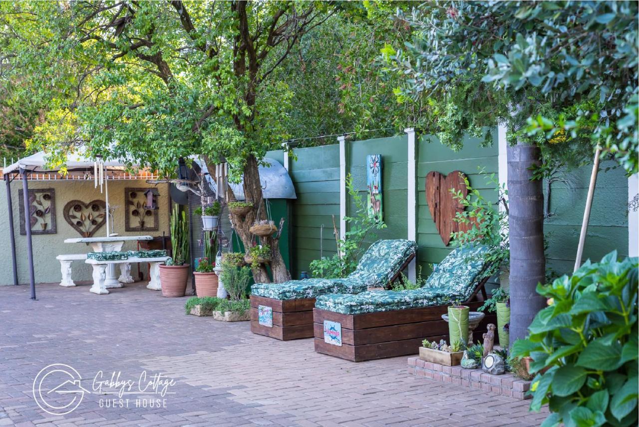 Gabbys Cottage Guesthouse Bloemfontein Luaran gambar