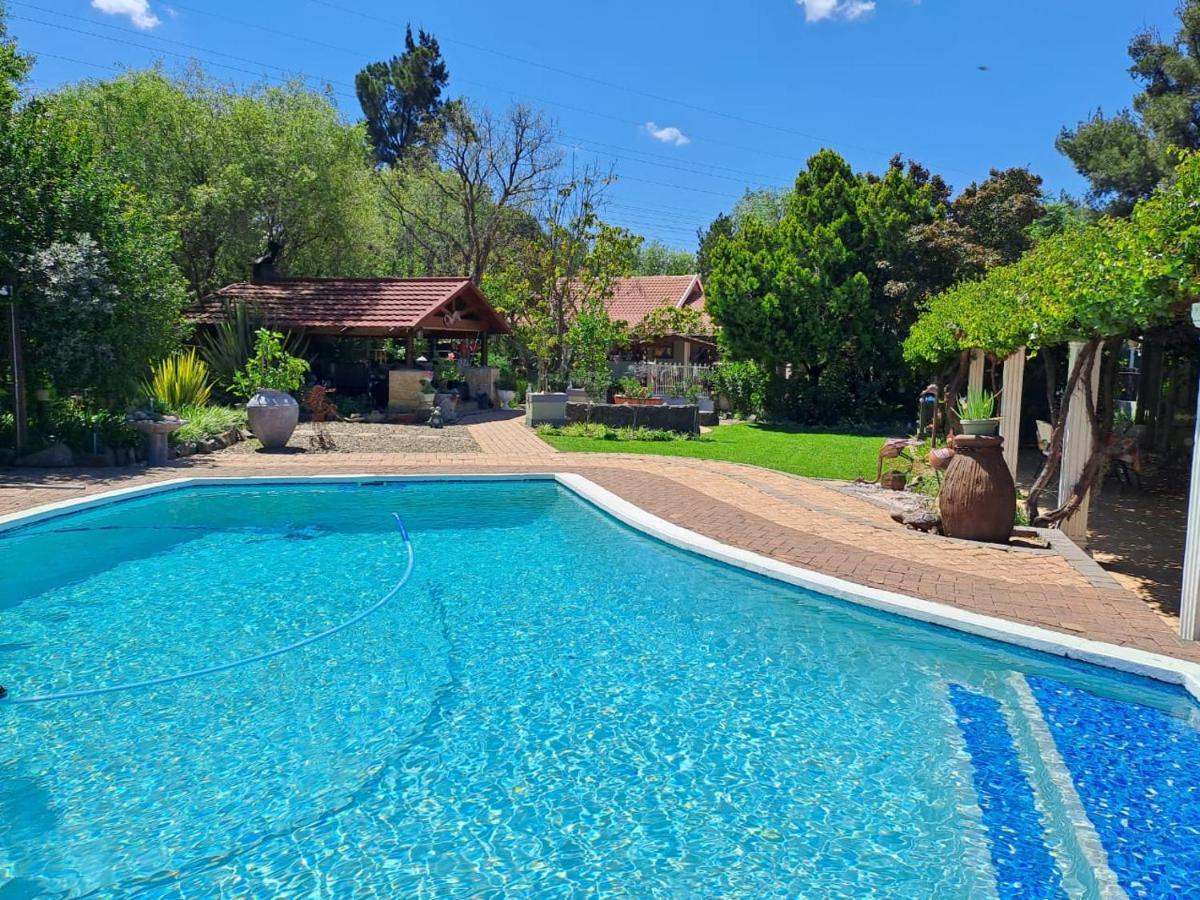 Gabbys Cottage Guesthouse Bloemfontein Luaran gambar