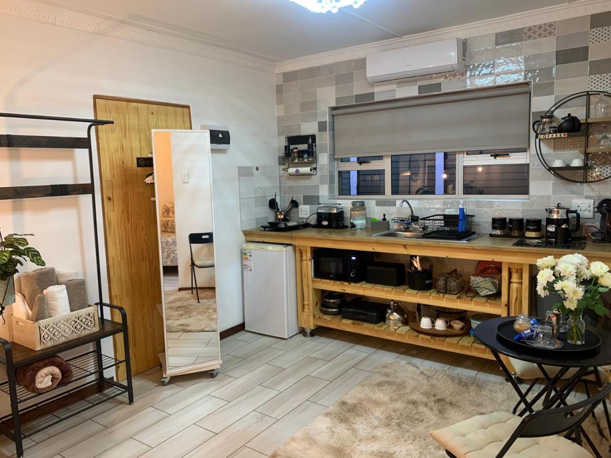 Gabbys Cottage Guesthouse Bloemfontein Luaran gambar